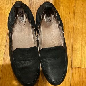 ABEO size 9 N Jean skip on nubuck flat shoes